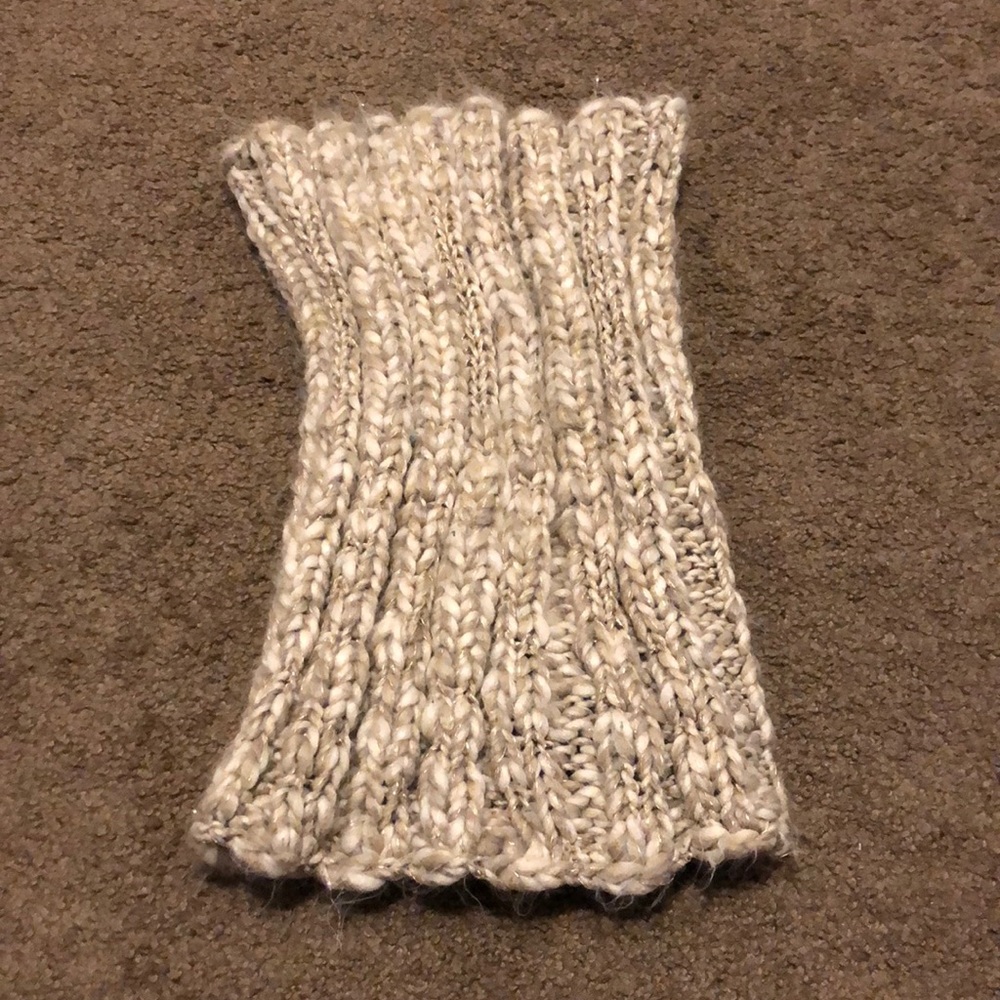 •scarf•